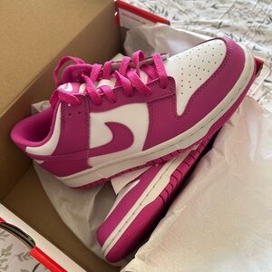 NIKE DUNK LOW BG Fusia